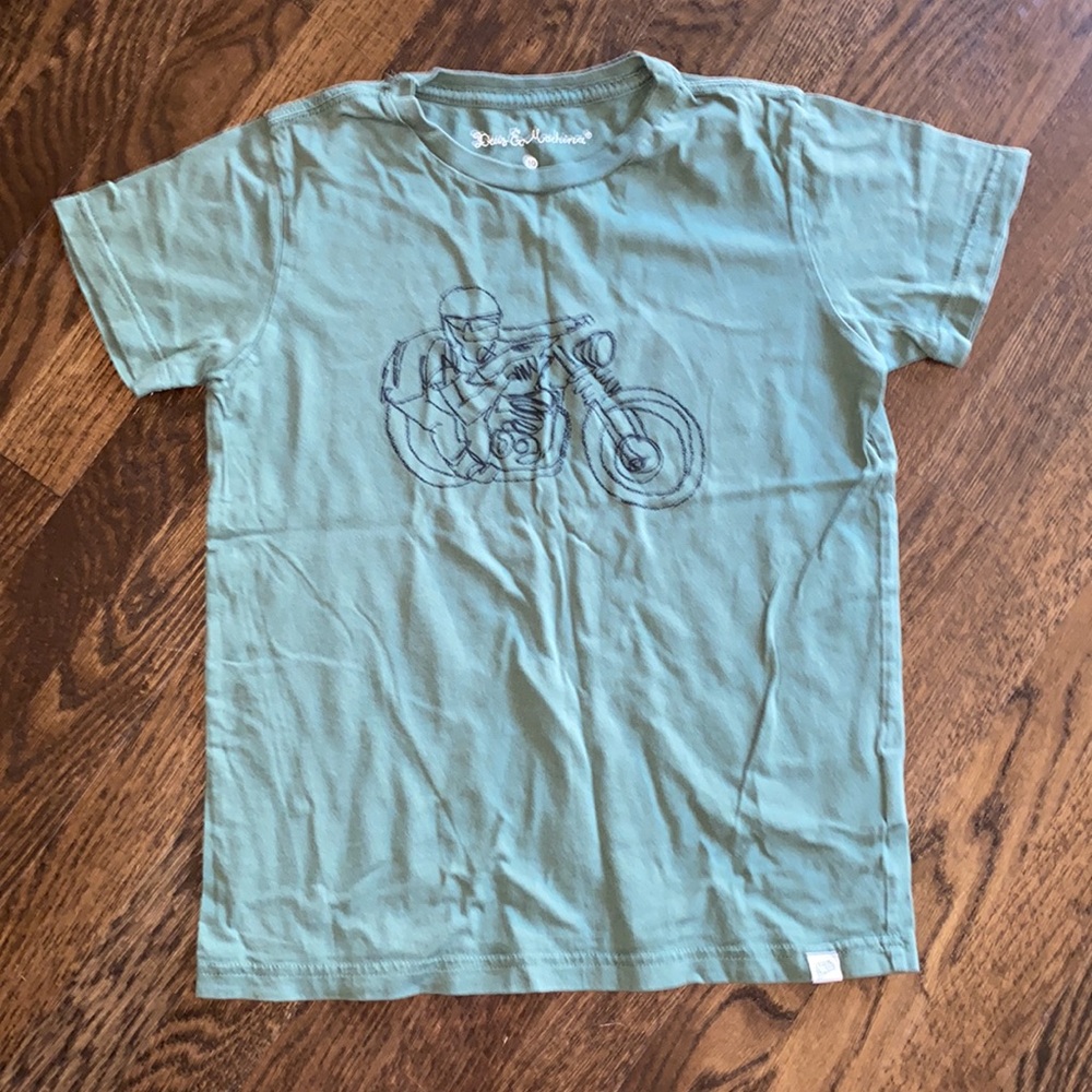 Deus Tee
